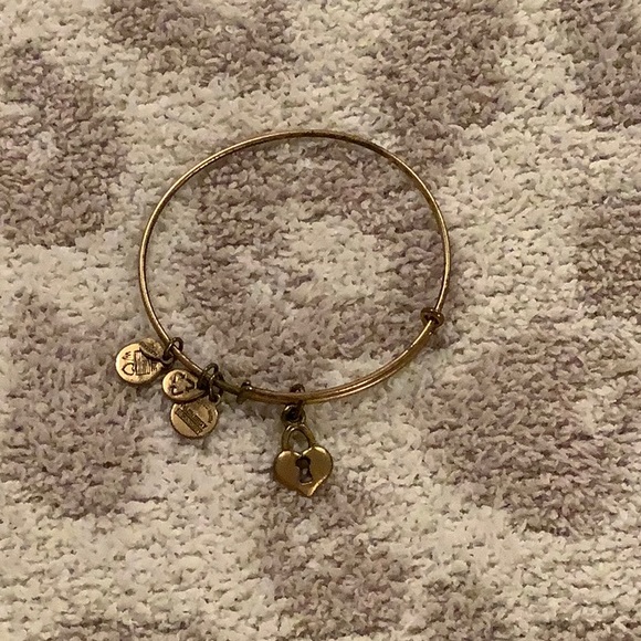 Alex and Ani key to my heart bangle - Picture 1 of 1